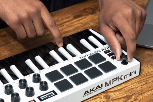 AKAI PRO MPK MINI MK3 W фото 2